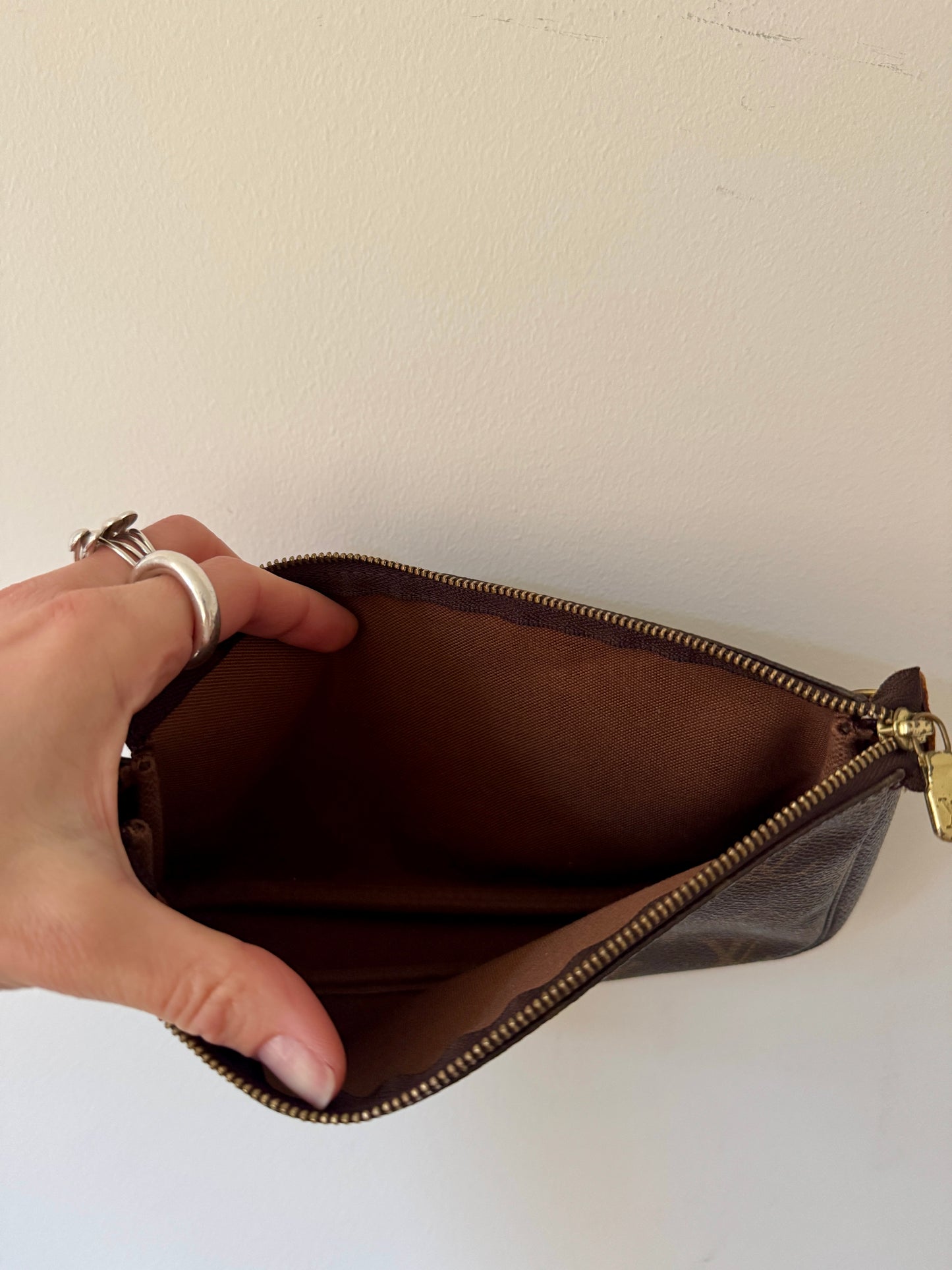 Louis Vuitton Pochette Accessoires Monogram Canvas — 2000