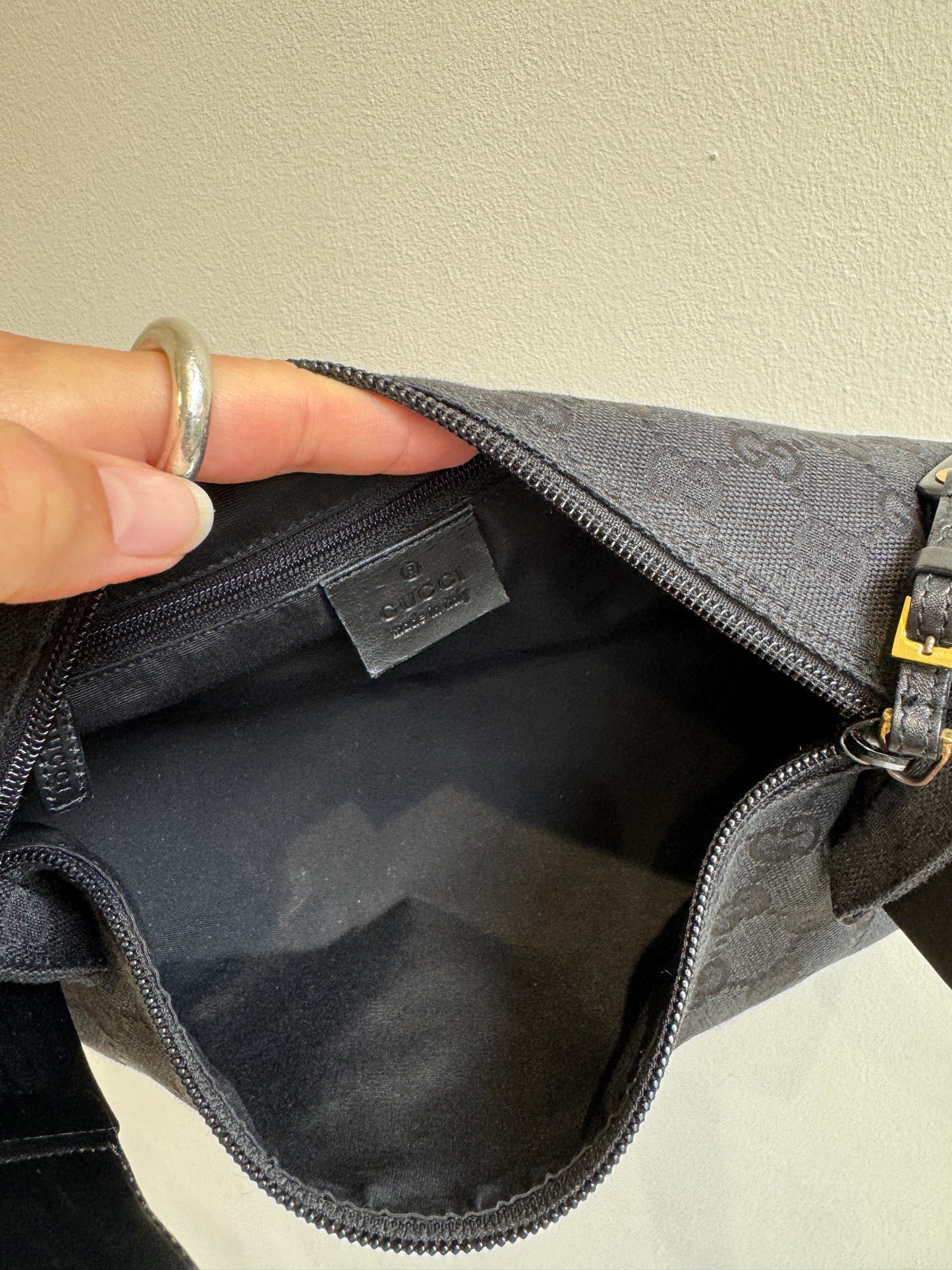 Gucci Black GG Canvas Baguette Bag - 1990s to early 2000s