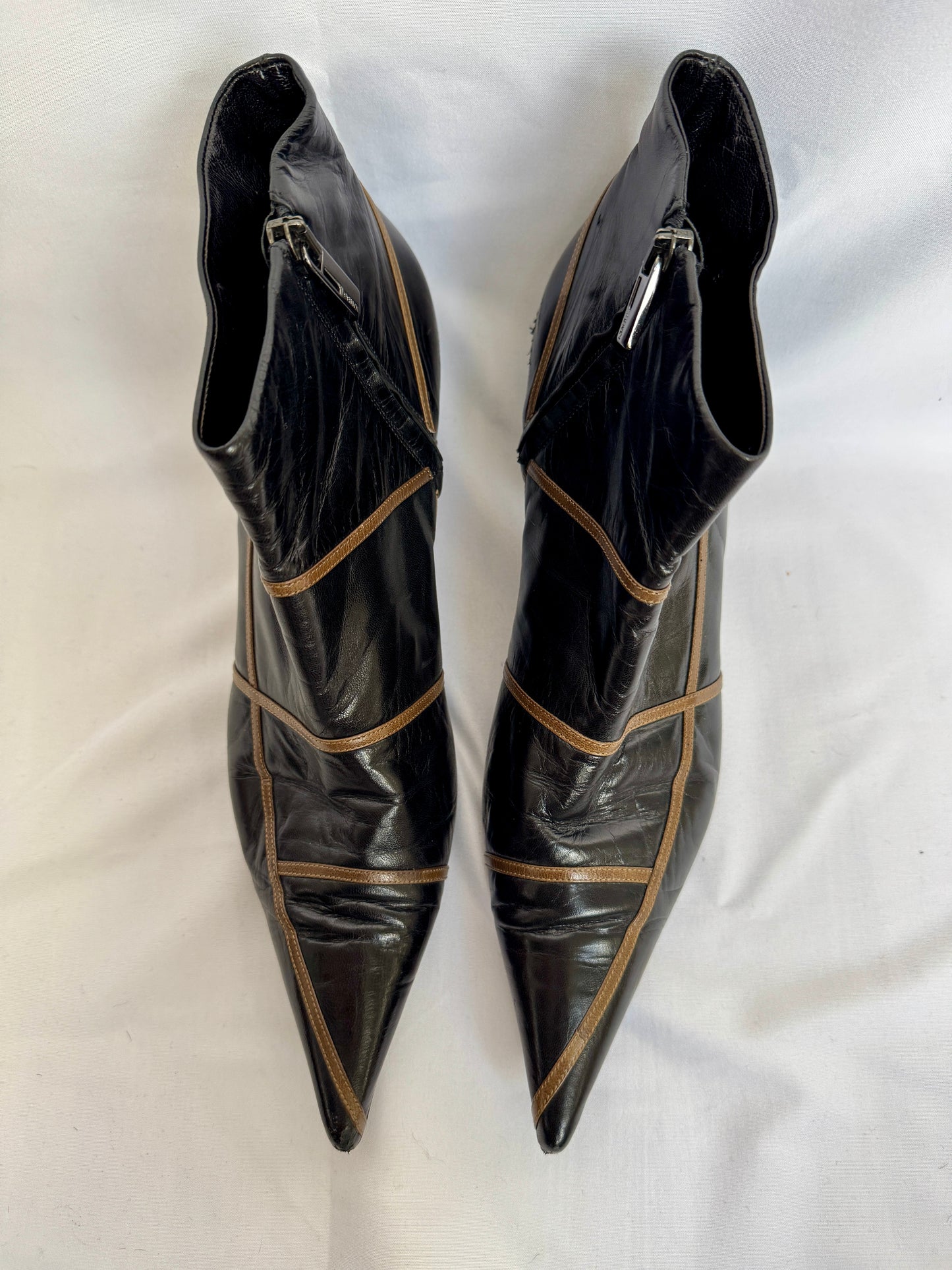 Fendi Pointed Kitten-Heel Ankle Boots w/ Contrast Piping — Black/Taupe, Dust Bag