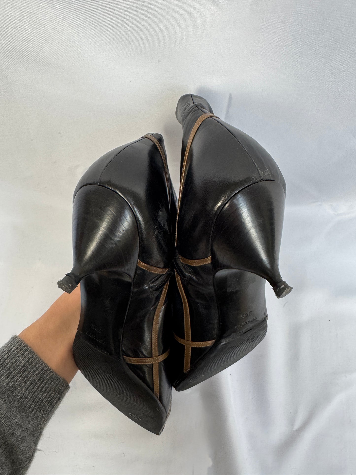 Fendi Pointed Kitten-Heel Ankle Boots w/ Contrast Piping — Black/Taupe, Dust Bag