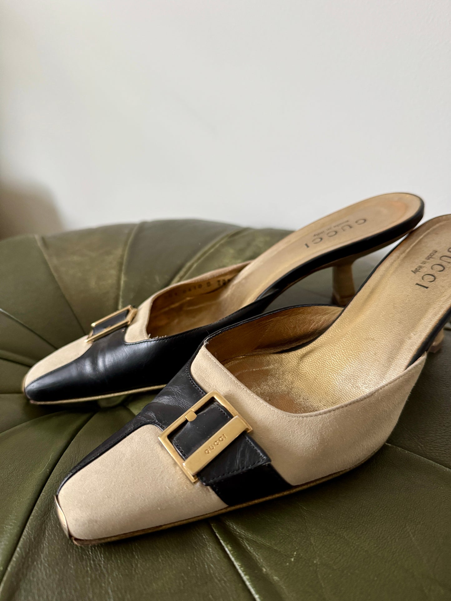 Gucci Two-Tone Buckle Mules — Late 1990s / Early 2000s - Size 38.5