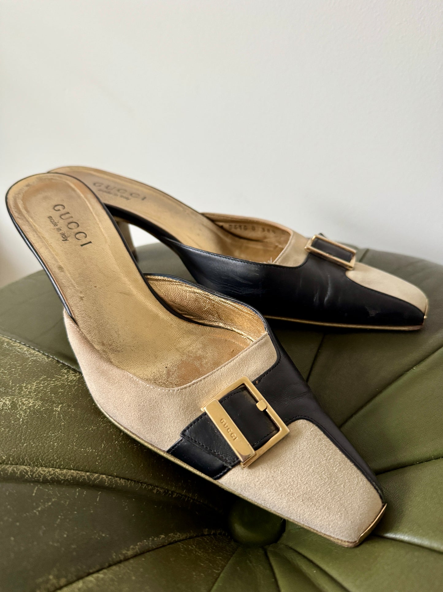 Gucci Two-Tone Buckle Mules — Late 1990s / Early 2000s - Size 38.5
