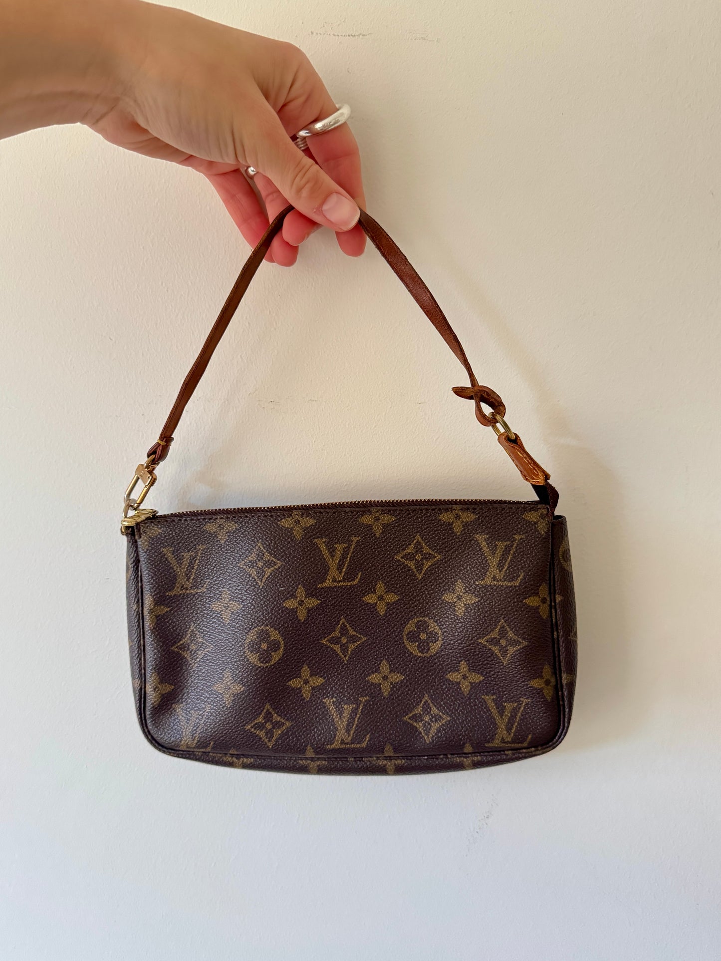 Louis Vuitton Pochette Accessoires Monogram Canvas — 2000