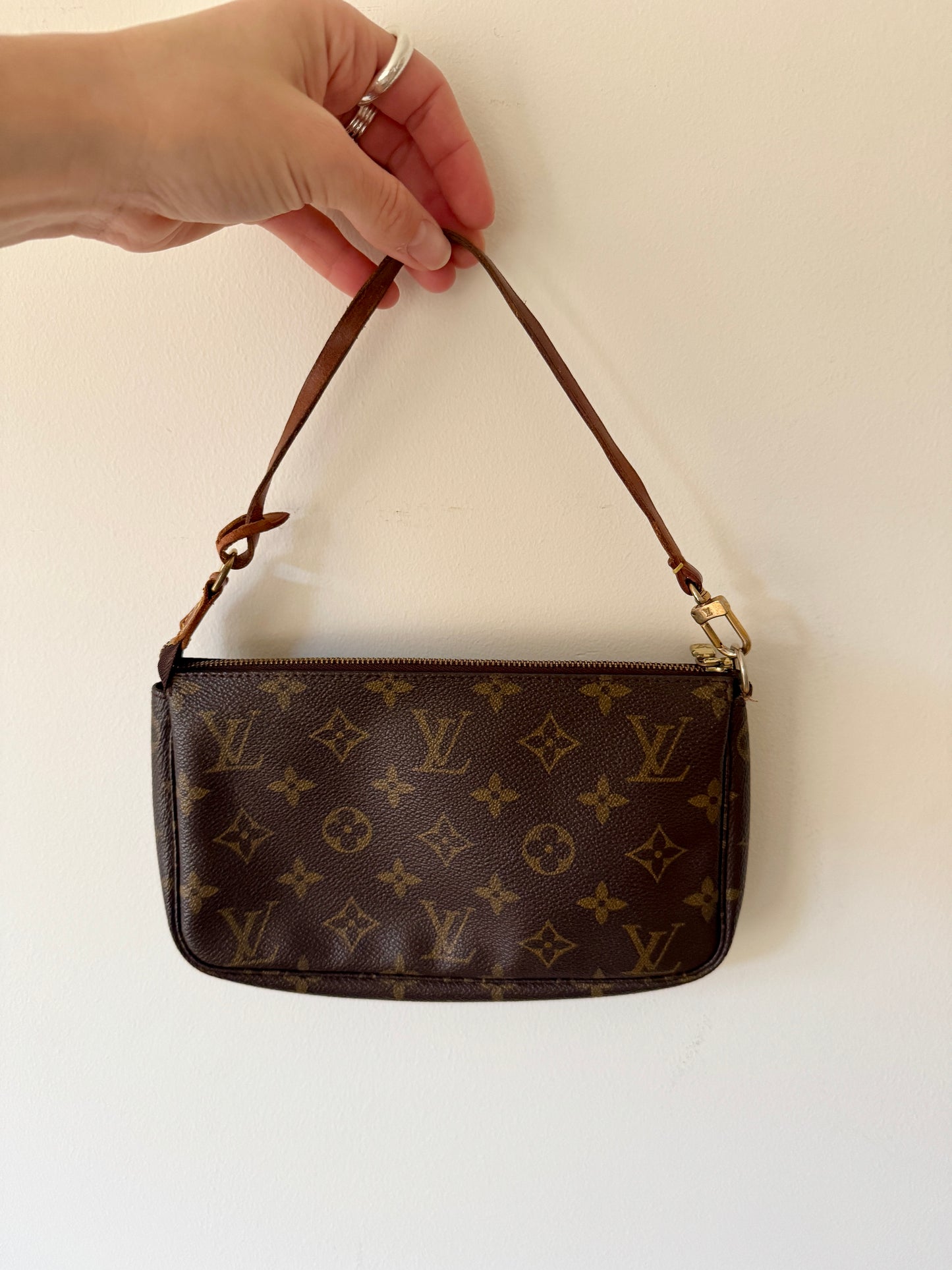 Louis Vuitton Pochette Accessoires Monogram Canvas — 2000