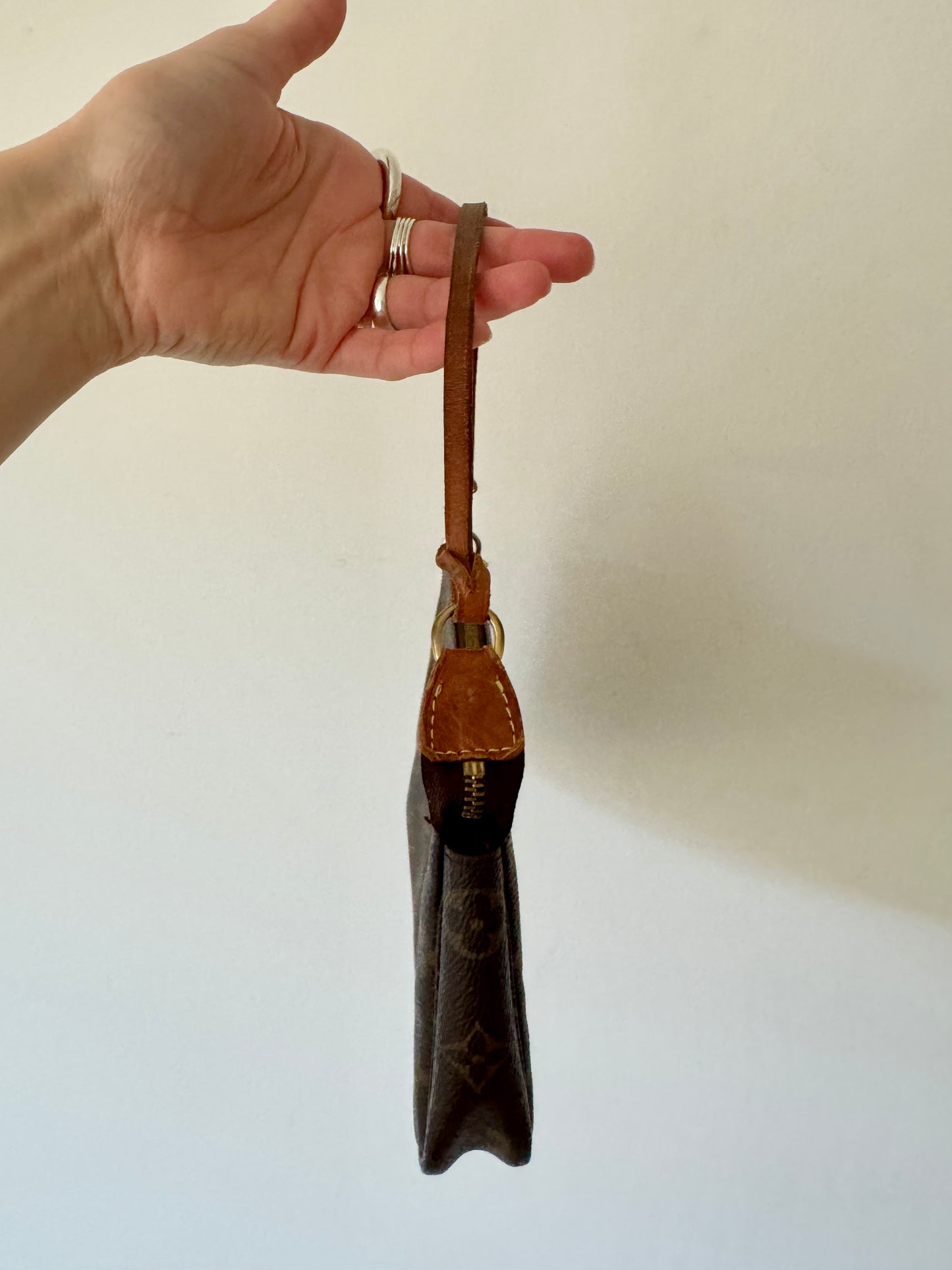 Louis Vuitton Pochette Accessoires Monogram Canvas — 2000