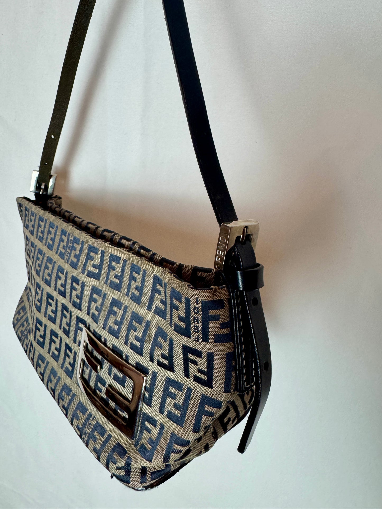 Fendi Mamma Zucchino Pochette bag Navy and Beige — Early 2000s